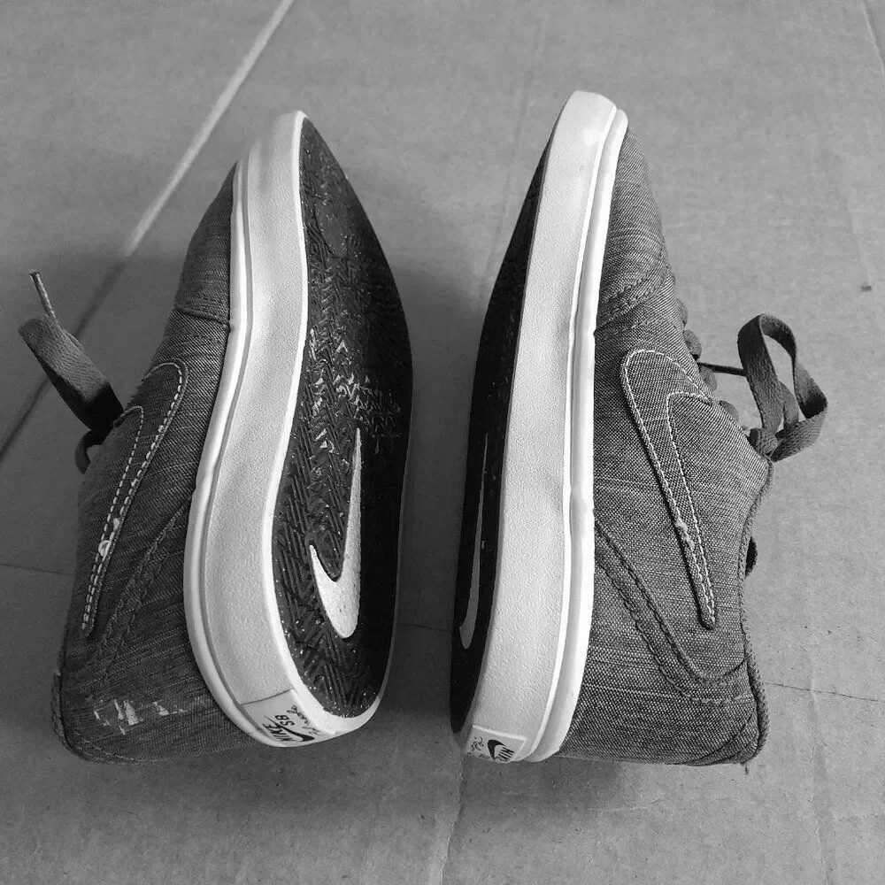 Nike SB Check Solar Soft Women’s Gray Running Sneakers Size 6